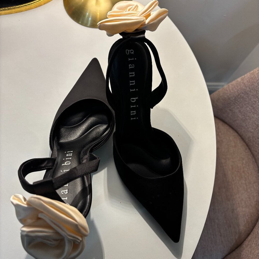 Gianni Bini Black Satin Pumps